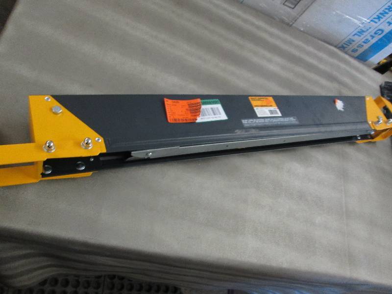Toughbuilt 41.5 in. Folding Sawhors...