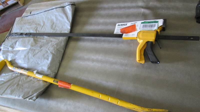 Dewalt 36 inch Wrecking Bar,  36 in...