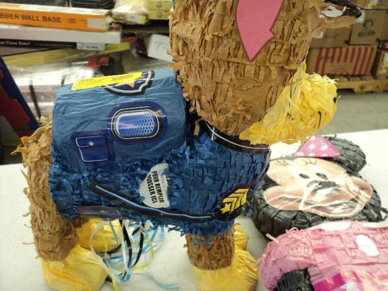 2 pinatas...