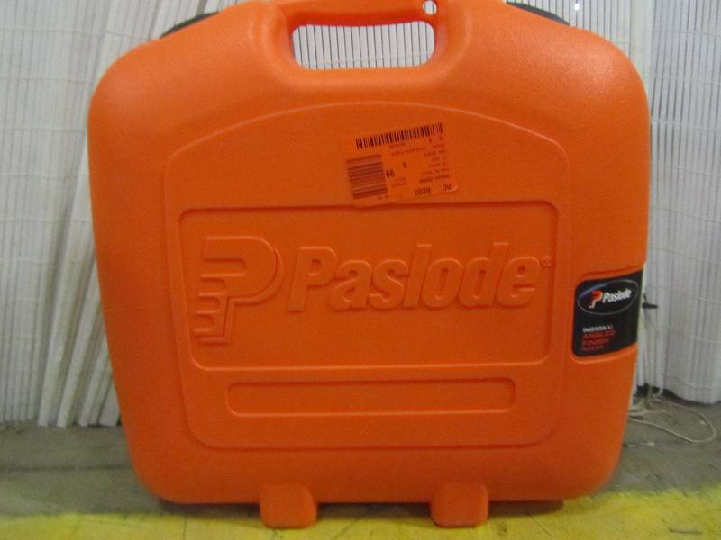lot 22 image: Paslode Cordless 16-Gauge Angled Lithium-Ion Finish Nailer