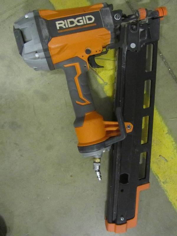 lot 24 image: RIDGID 21 Degree 3-12 in. Round-Head Framing Nailer