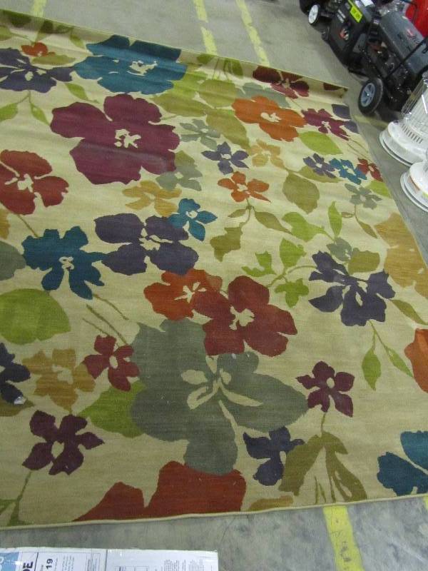 lot 47 image: Carmel Brookdale Croissant Rug Rug Size 8 x 10