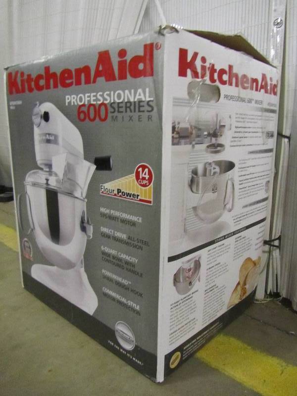 lot 75 image: KitchenAid Professional 600 Series 6 Qt. White Stand Mixer
