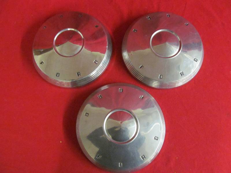 Ford hub caps