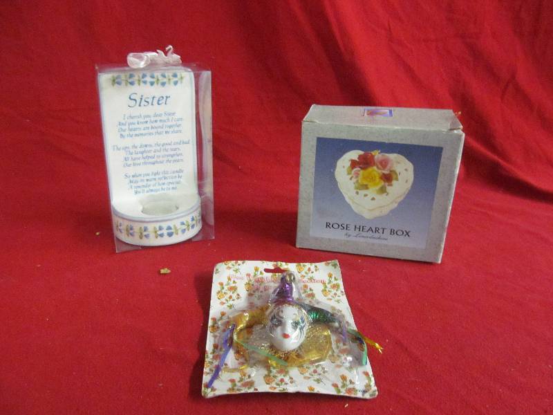 Sisters warm reflections, rose heart box