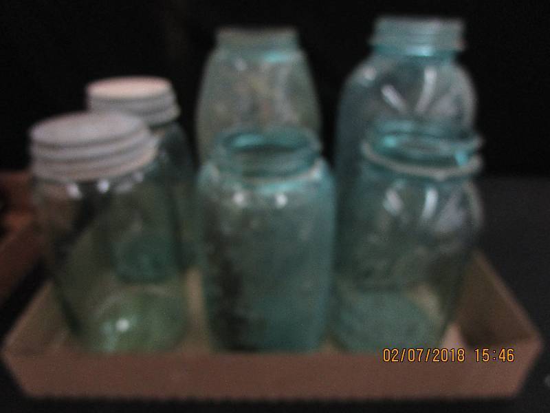 lot 11 image: Quart and 2 Quart Jars