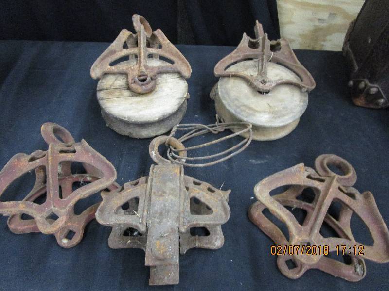 lot 17 image: Pulleys