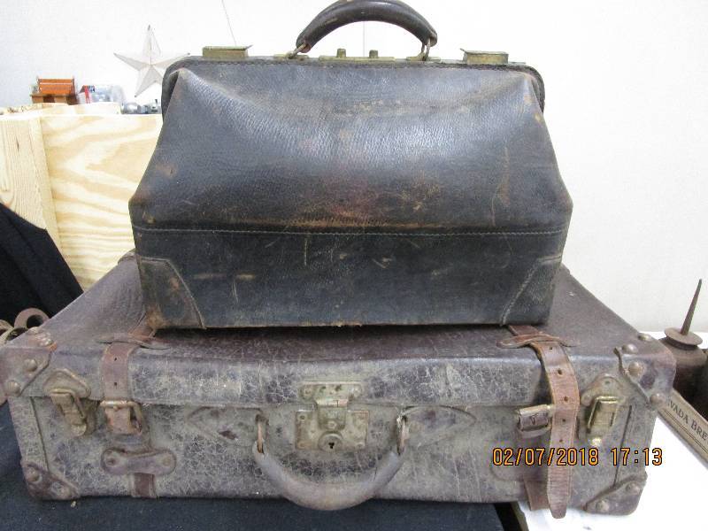 lot 18 image: Old Suitcase and Doctors Case
