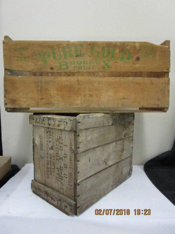 lot 27 image: 2 Wood Boxes