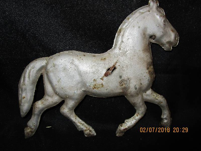 lot 50 image: Aluminum Horse Weather Vane Top Damage see Pictures