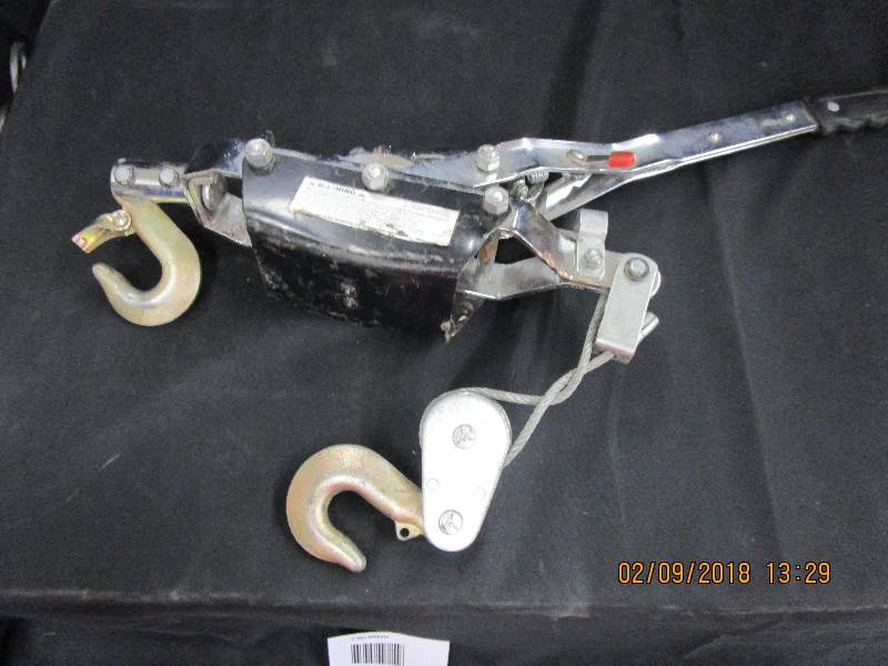 lot 74 image: Come-A-Long