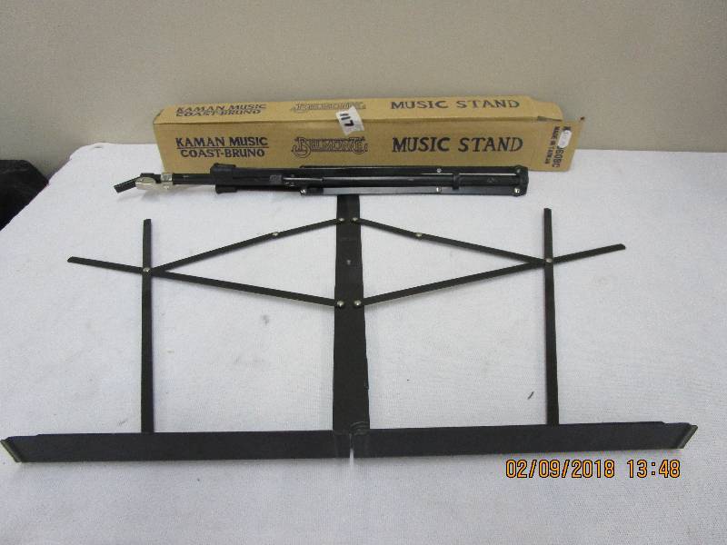 lot 82 image: Music Stand