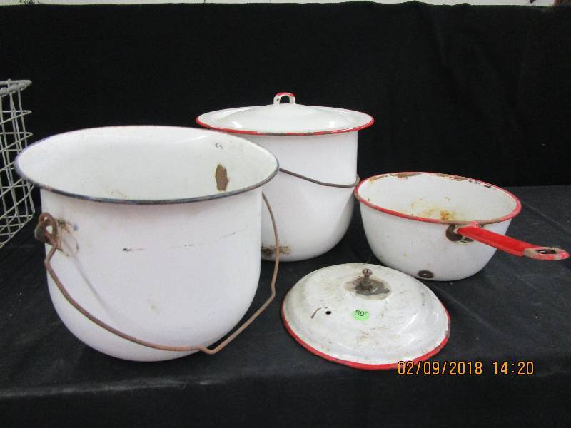 lot 89 image: Enamelware
