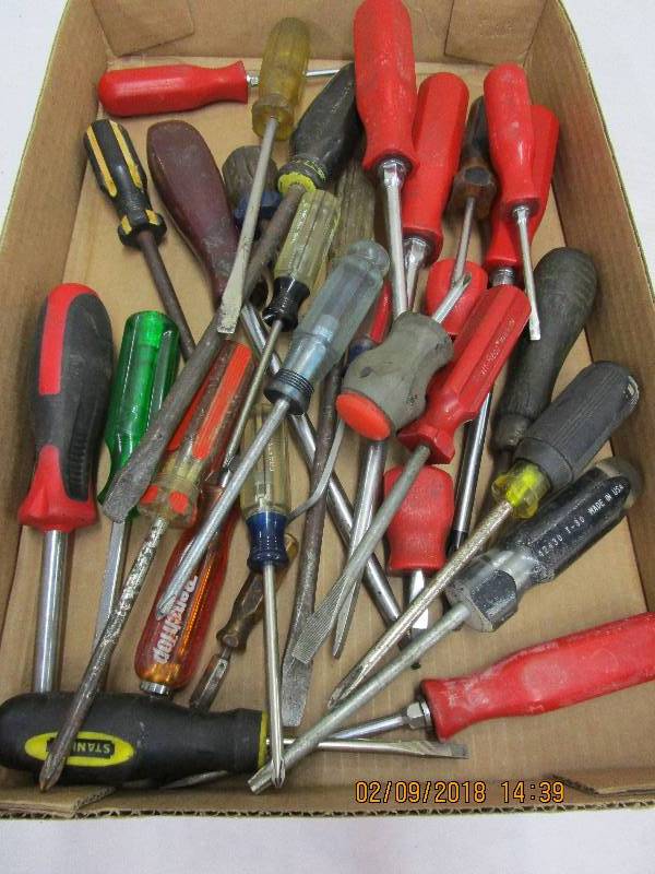 lot 99 image: Screwdrivers