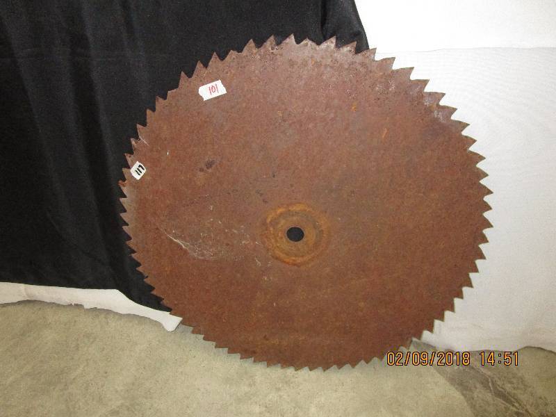 lot 101 image: 28 12  Saw Blade