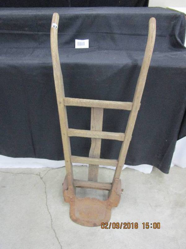 lot 109 image: Antique Feed Bag Cart