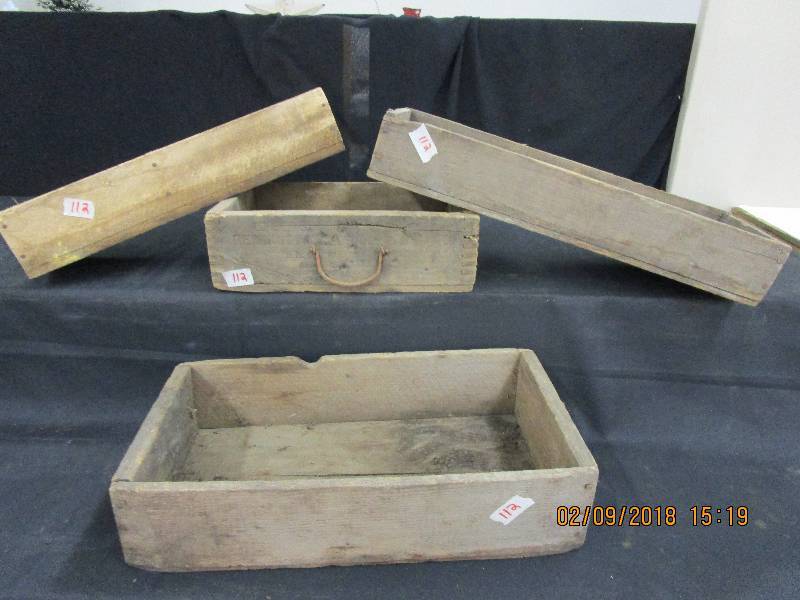 lot 112 image: 4 Wooden Boxes