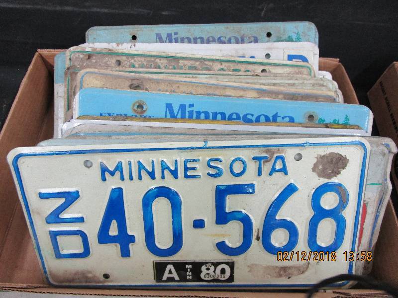 lot 141 image: Licence Plates Sets Newer Minnesota