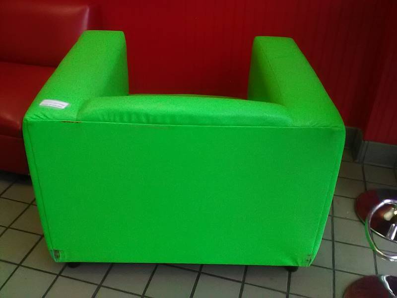 GREEN LOUNGE CHAIR