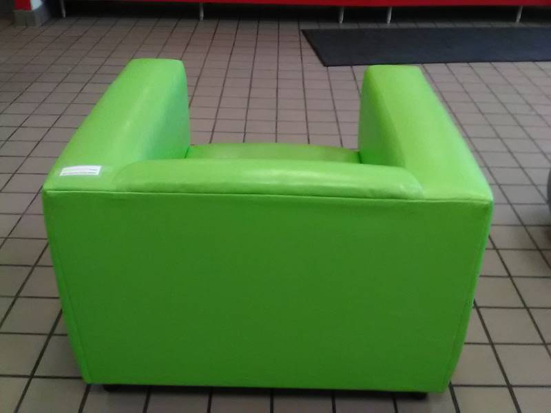GREEN LOUNGE CHAIR