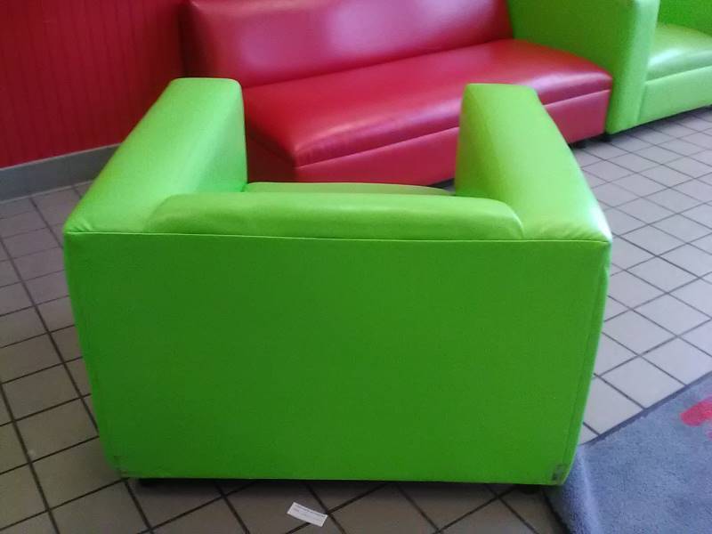 GREEN LOUNGE CHAIR