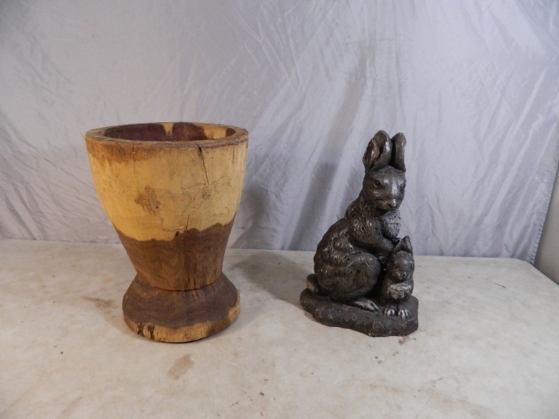 lot 5 image: Collectibles