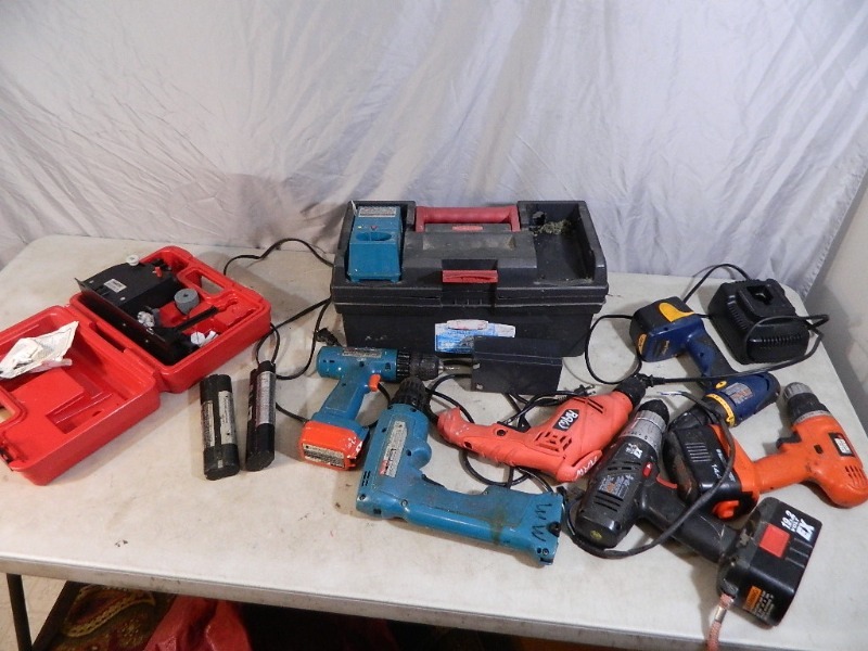 lot 27 image: Tools and Shop Supplies