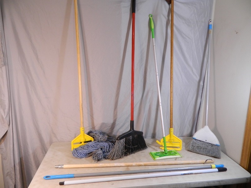 lot 39 image: Long Handle Tools, Mops, Etc