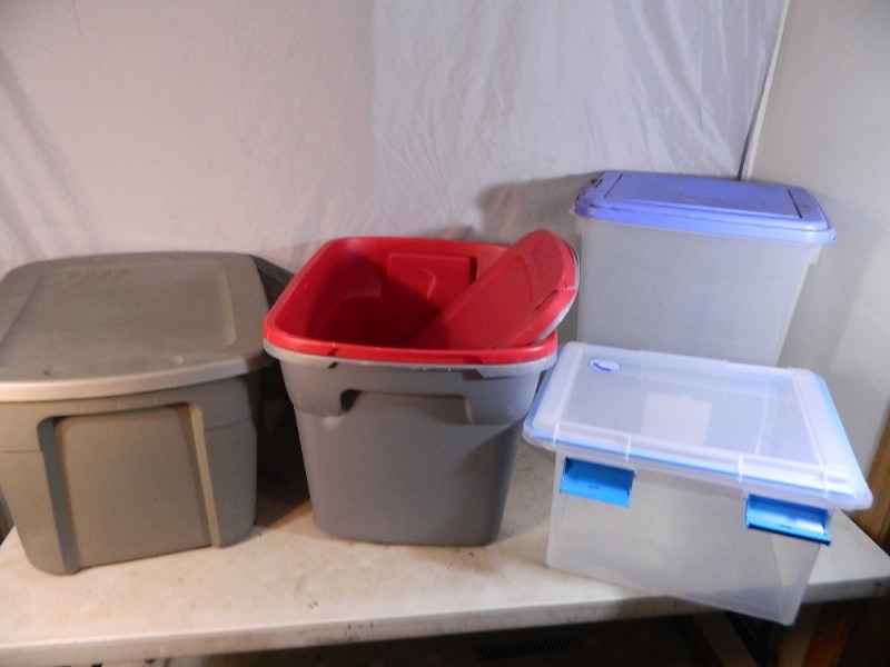 lot 42 image: 5 Totes with Lids