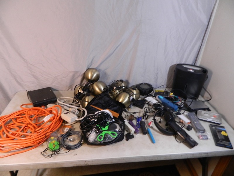 lot 45 image: Assorted Electronics
