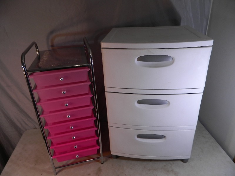 lot 68 image: Organizers