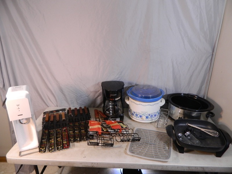 lot 82 image: Kitchen Appliances and More