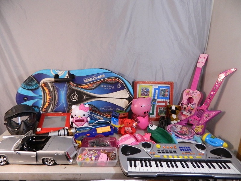lot 86 image: Toys