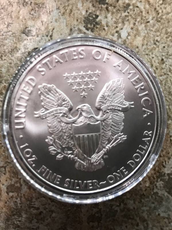lot 130 image: 2009 1 Troy Oz .999 Fine Silver American Eagle
