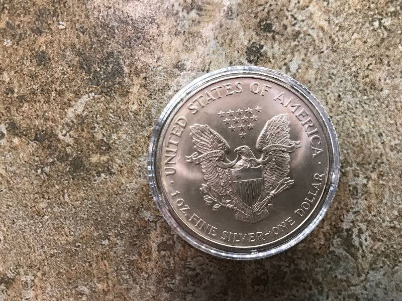 lot 132 image: 2000 1 Troy Oz .999 Fine Silver American Eagle