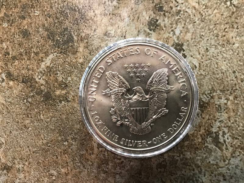 lot 133 image: 2000 1 Troy Oz .999 Fine Silver American Eagle