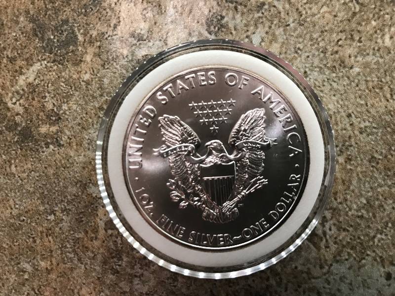 lot 185 image: 2014 1 Troy Oz .999 Fine Silver American Eagle