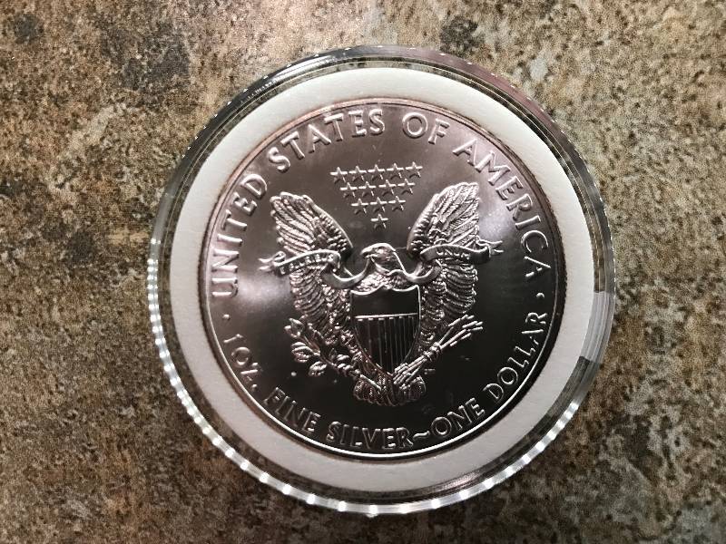 lot 186 image: 2014 1 Troy Oz .999 Fine Silver American Eagle