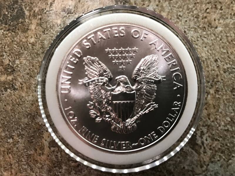 lot 190 image: 2014 1 Troy Oz .999 Fine Silver American Eagle