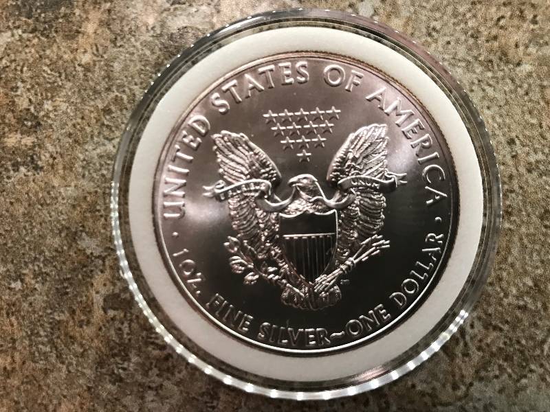 lot 195 image: 2014 1 Troy Oz .999 Fine Silver American Eagle