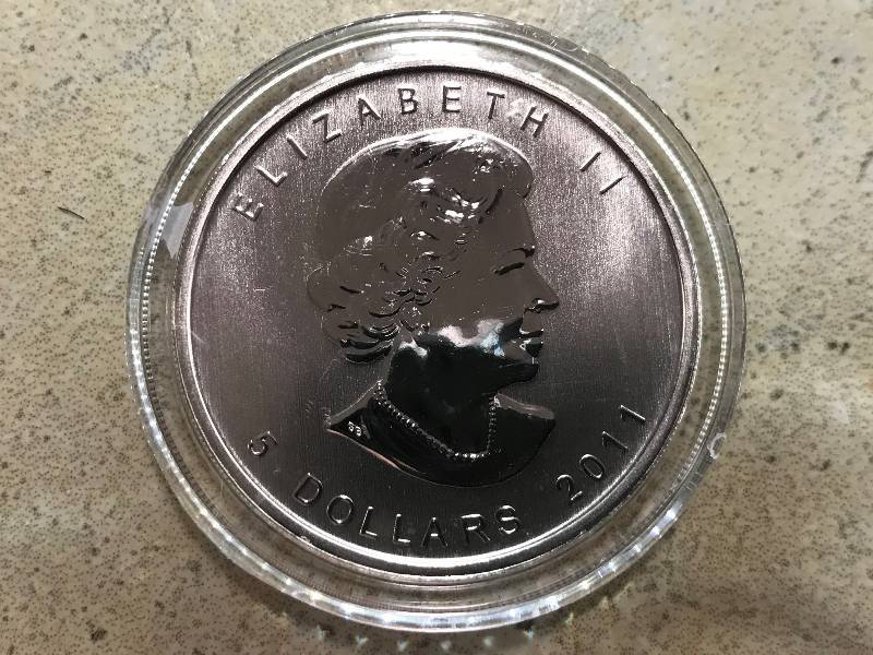 lot 238 image: 2011 1 oz .9999 Silver Canadian Timber Wolf Wildlife Series