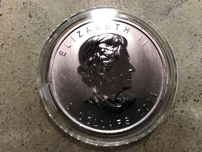 lot 242 image: 2011 1 oz .9999 Silver Canadian Grizzly Bear Wildlife Series