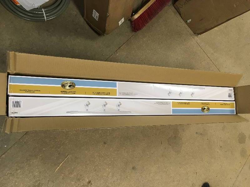 Hampton Bay 3-Light White Pinhole Cylinder Linear Track Lighting Kit 4 pack new