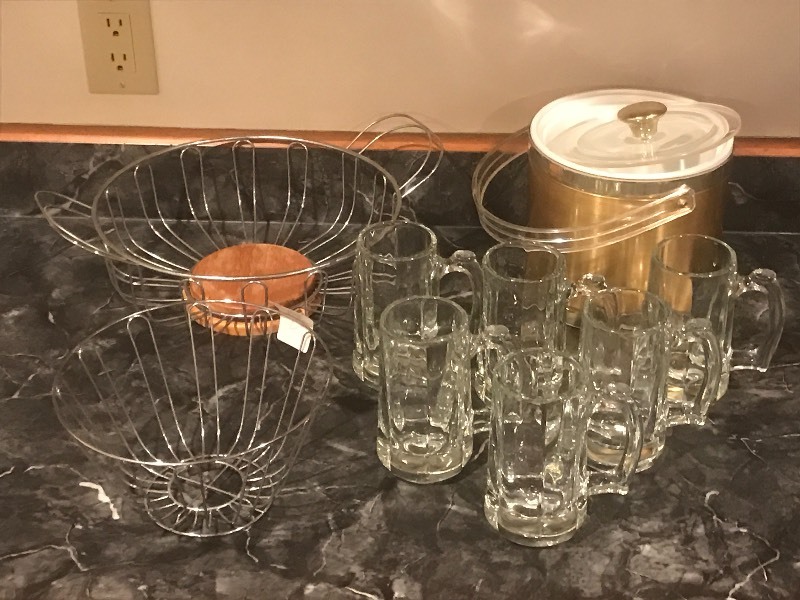 lot 57 image: Lot Of (6) Glass Mugs, (1) Ice Buc...