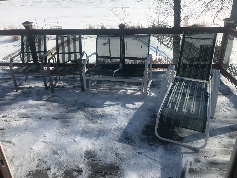 lot 90 image: 4-Piece Patio Furniture Set (2) Ar...