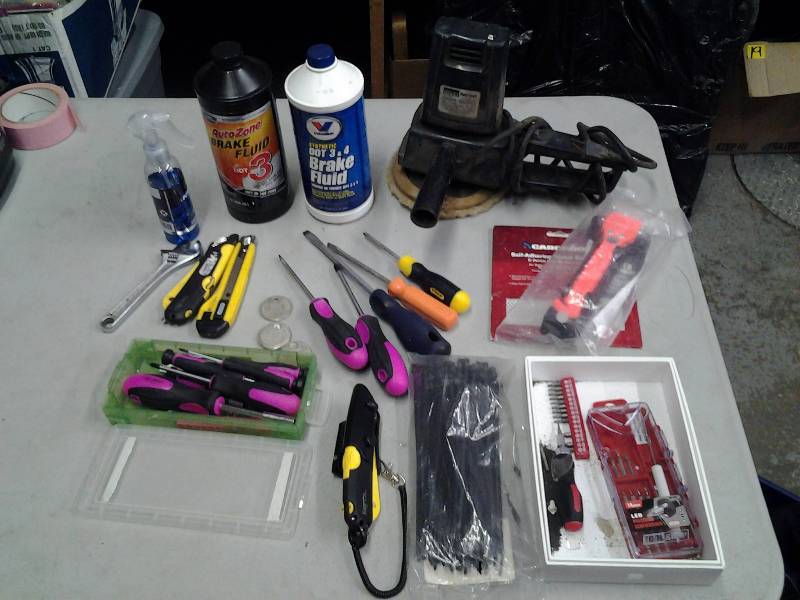 lot 5 image: Hand Tools, Automotive Related, Buffer, Safety Tool, Brake Fluid