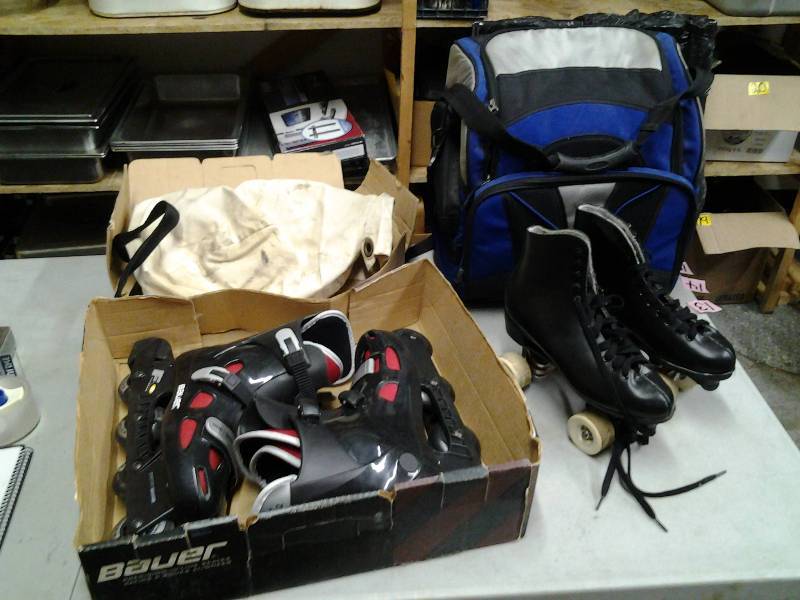 lot 13 image: Bauer Mens Inline Skates Size 12, Mens Leather Roller Skates, Size 7 (Dominion Canada), Insulated Carry Bag