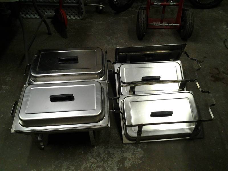 lot 44 image: 4 Chaffing Sets - (2 Are Complete, 2 Have No Pans)