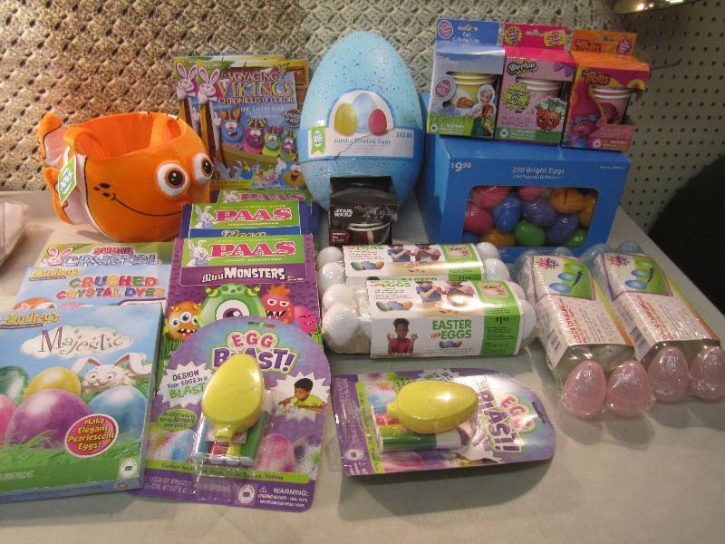 lot 306 image: Large Lot of Misc Easter Supplies S...