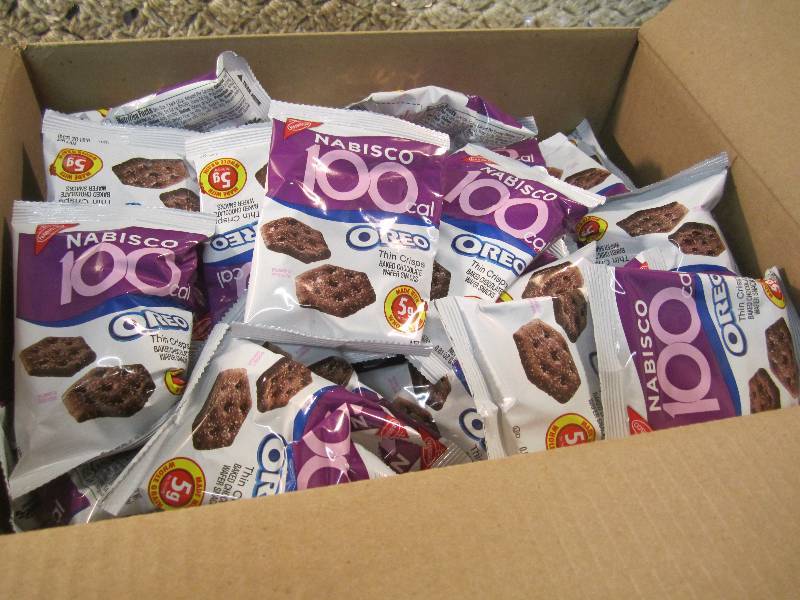 lot 308 image: Case of 72 Bags Nabisco Oreo Thin C...